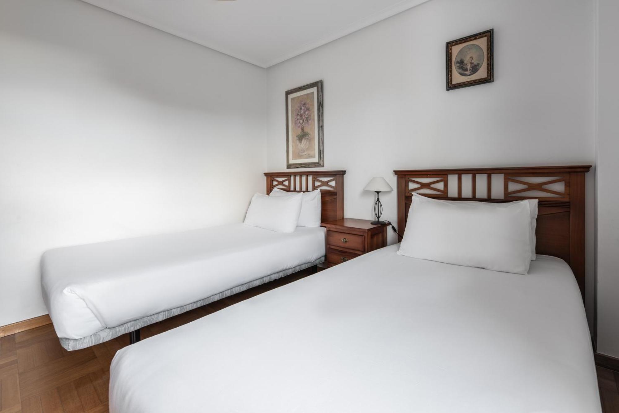 Apartamentos El Cid Burgos Ngoại thất bức ảnh